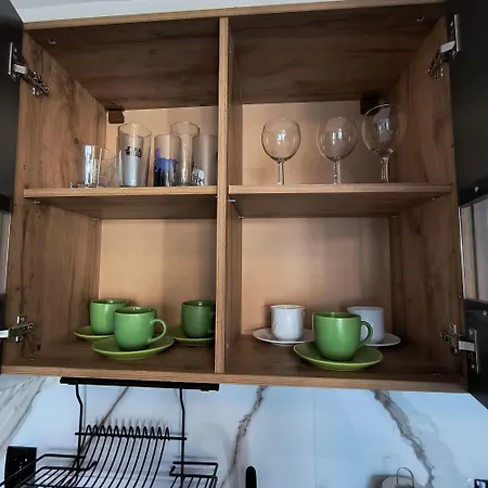 Slavi Exselsior, Sunny