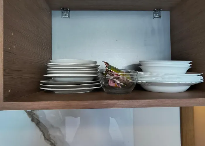 Slavi Exselsior, Sunny