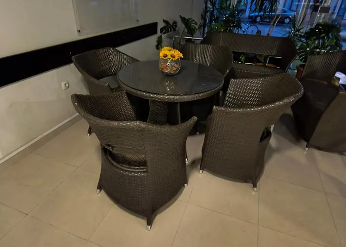 Slavi Exselsior, Sunny 3*